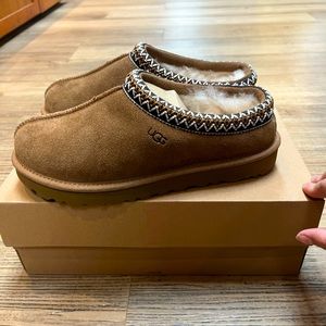UGG Tasman slippers in woman size 9
